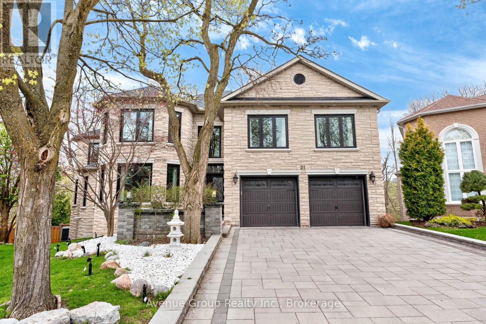 21 PALACE COURT, Richmond Hill, Ontario