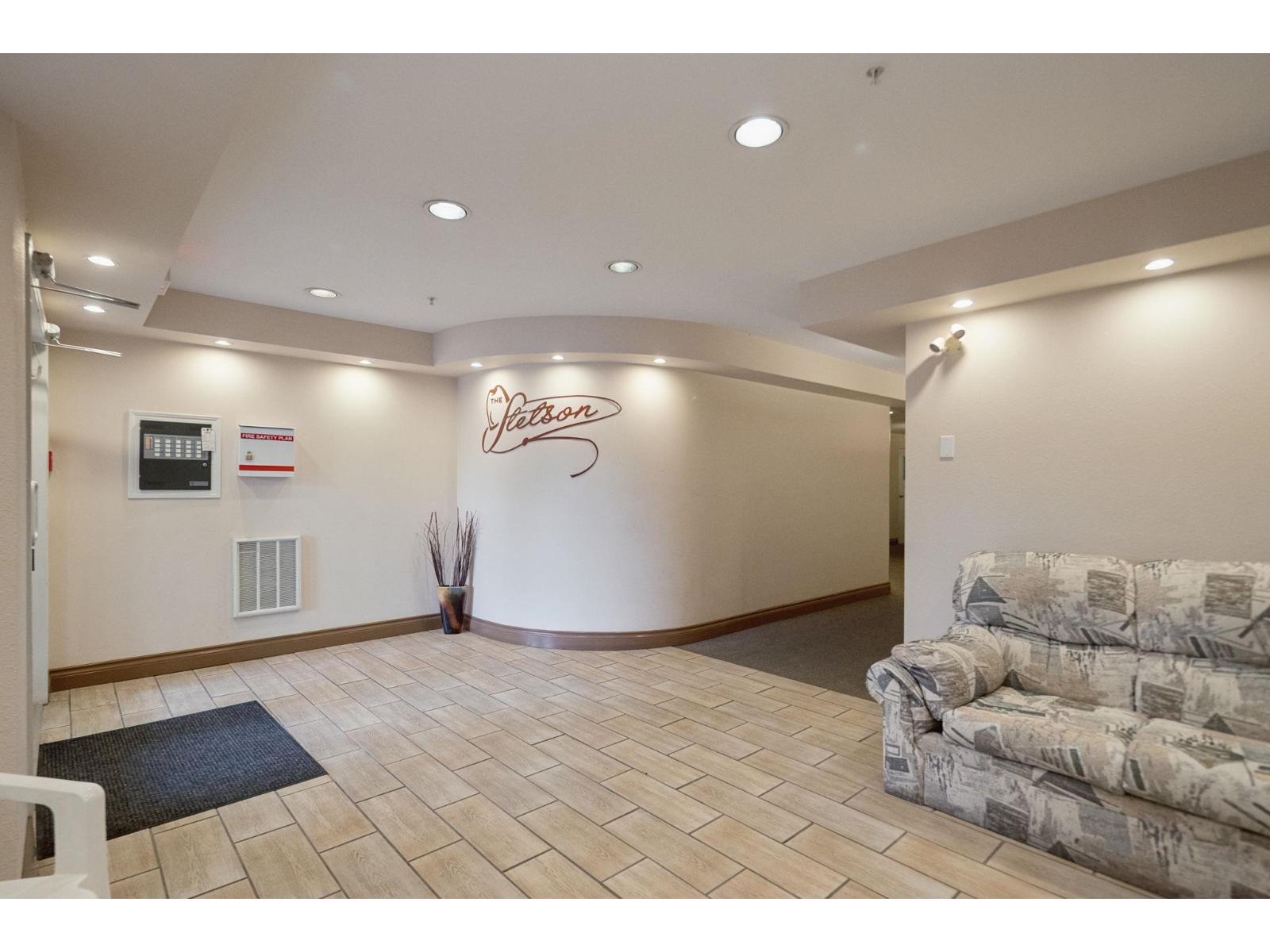 305 5977 177b Street, Surrey, British Columbia  V3S 4J7 - Photo 2 - R3126630