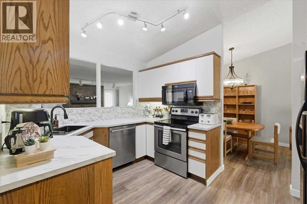 6004 Louise Road Sw, Calgary, Alberta  T3E 5V2 - Photo 19 - A2315053