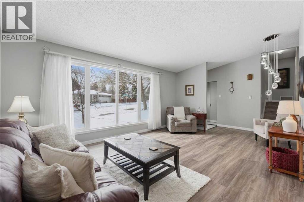 6004 Louise Road Sw, Calgary, Alberta  T3E 5V2 - Photo 12 - A2315053