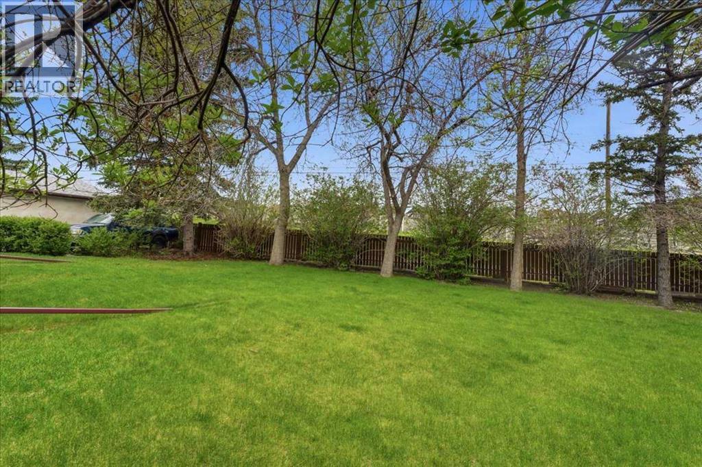 6004 Louise Road Sw, Calgary, Alberta  T3E 5V2 - Photo 4 - A2315053