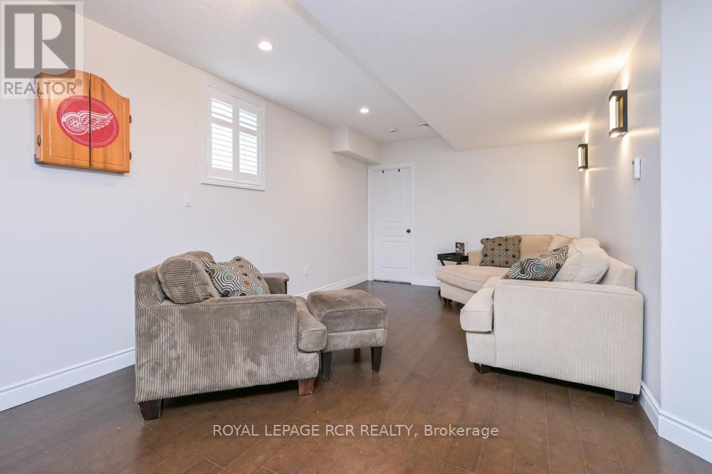 10 Fisher Drive, Adjala-Tosorontio, Ontario  L0M 1J0 - Photo 24 - N12953396