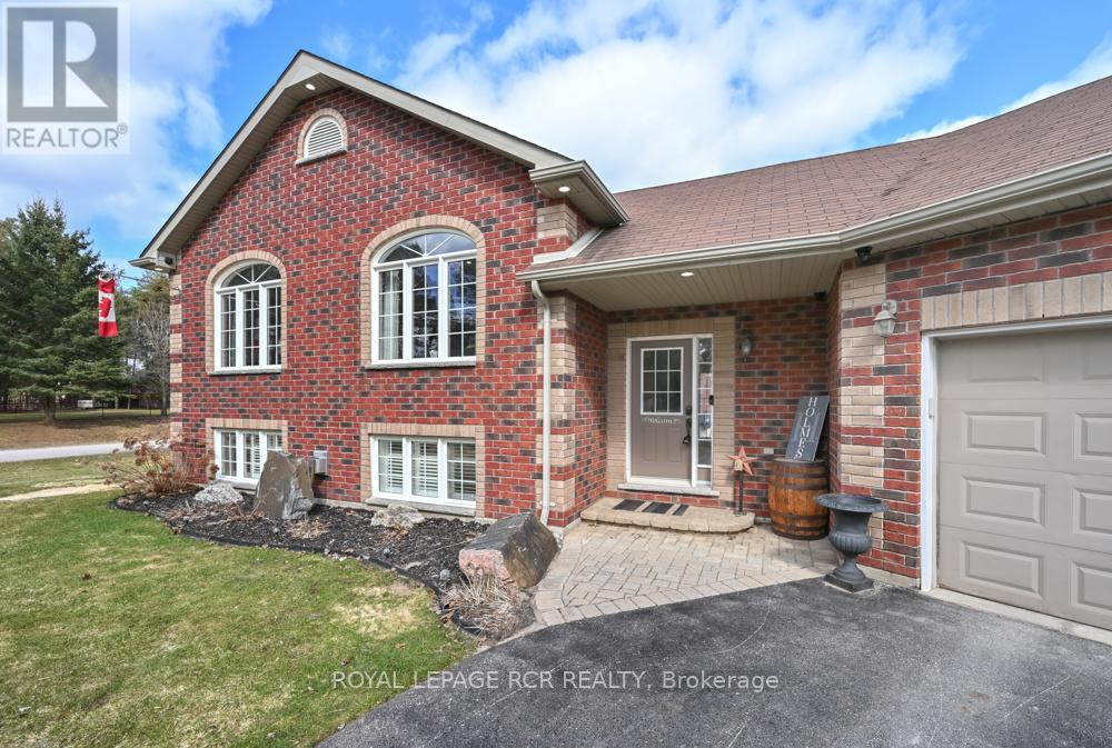 10 Fisher Drive, Adjala-Tosorontio, Ontario  L0M 1J0 - Photo 3 - N12953396