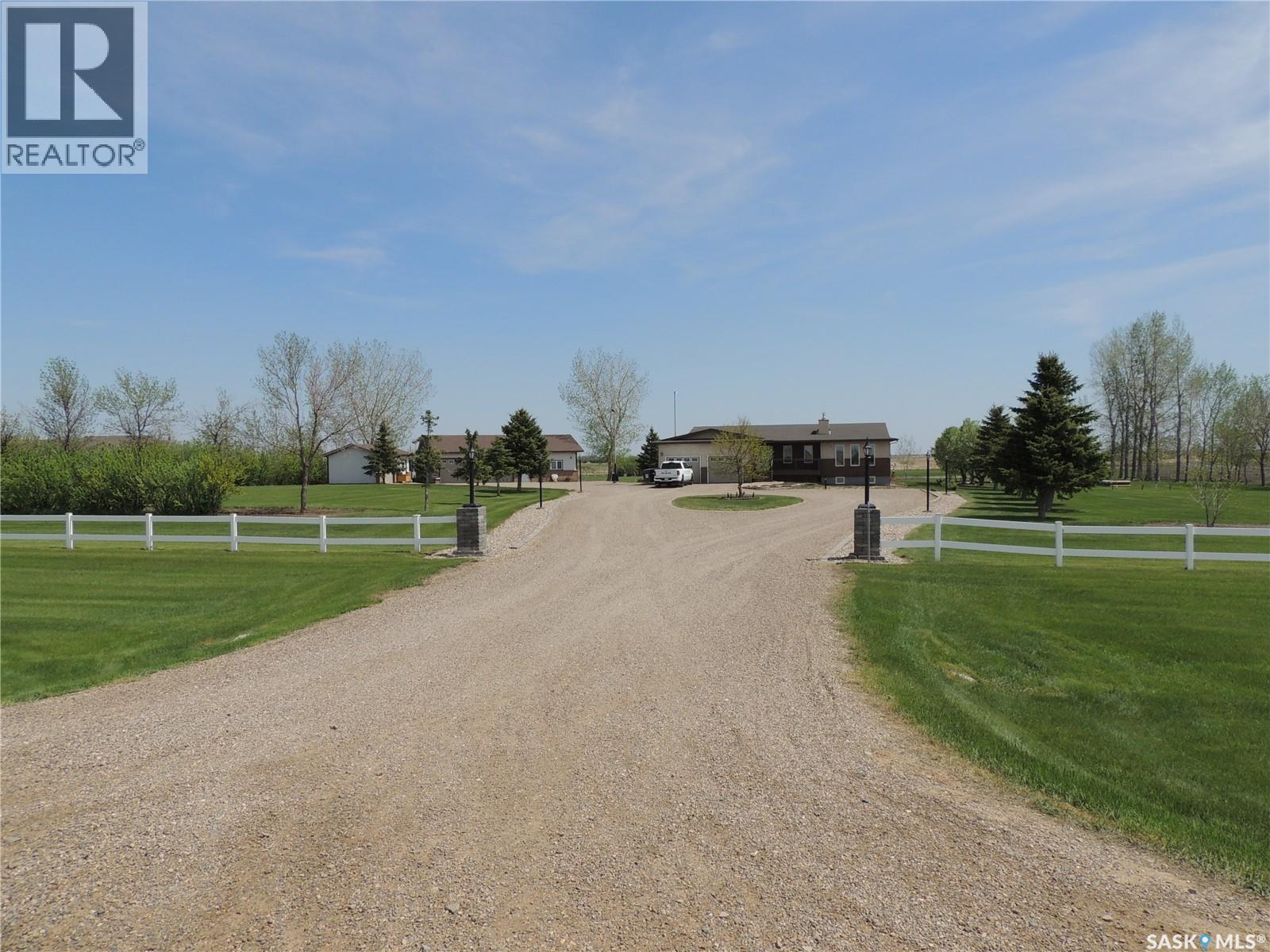 Yergens Acreage, Estevan Rm No. 5, Saskatchewan  S4A 2A7 - Photo 2 - SK037216