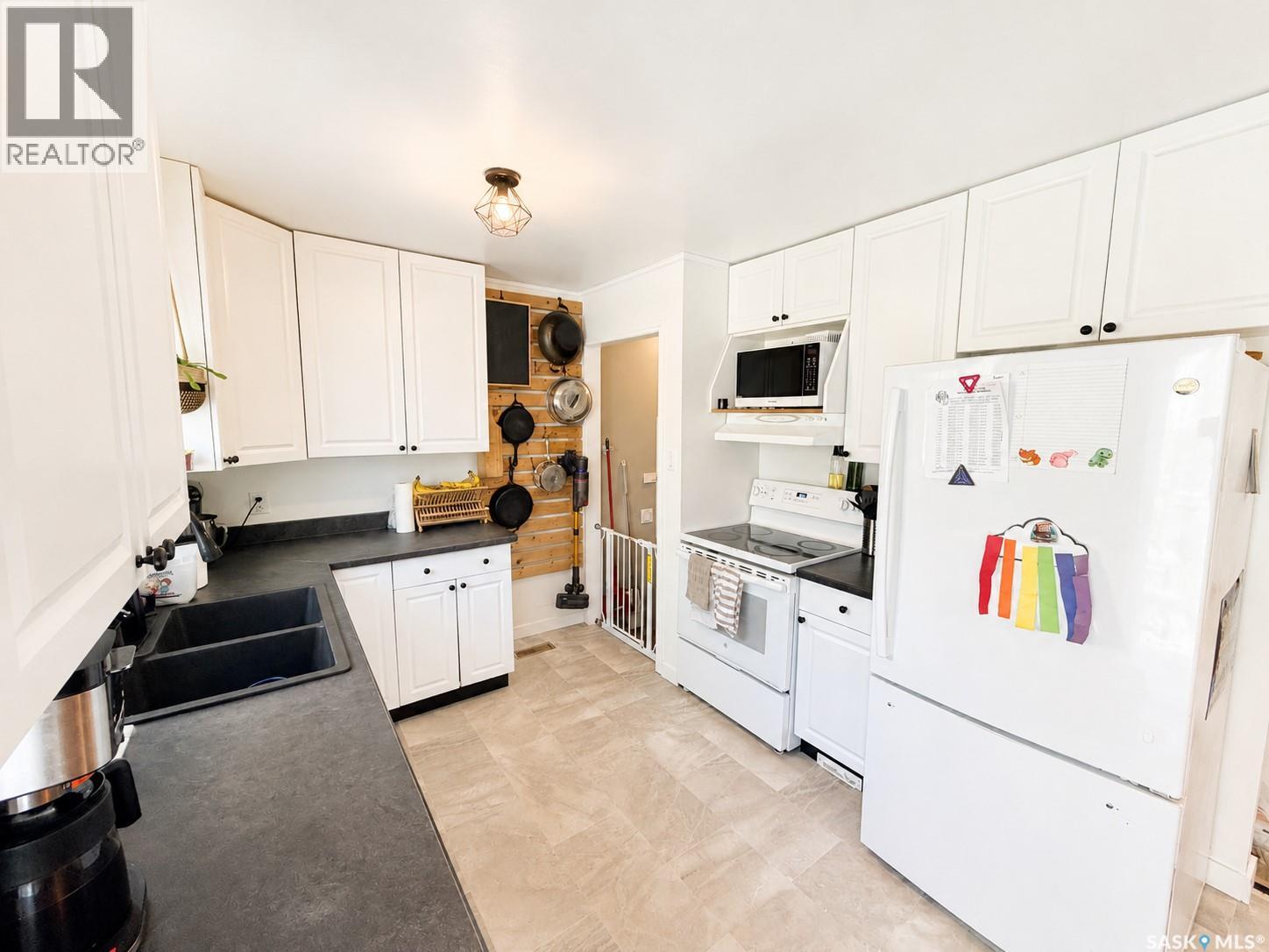 157 Coldspring Crescent, Saskatoon, Saskatchewan  S7J 3M3 - Photo 9 - SK037189