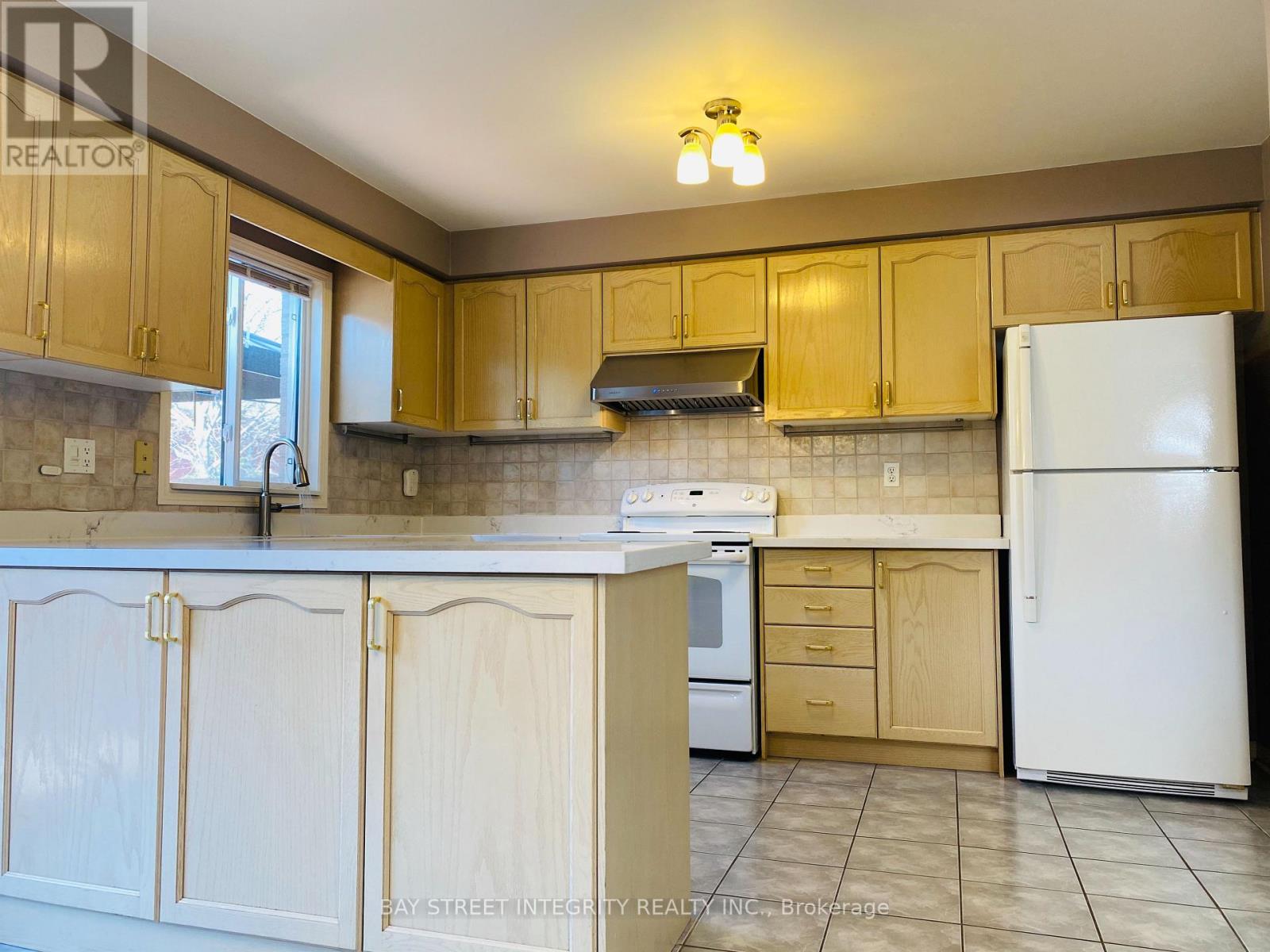 2087 Golden Orchard Trail, Oakville, Ontario  L6M 3W8 - Photo 6 - W13174484