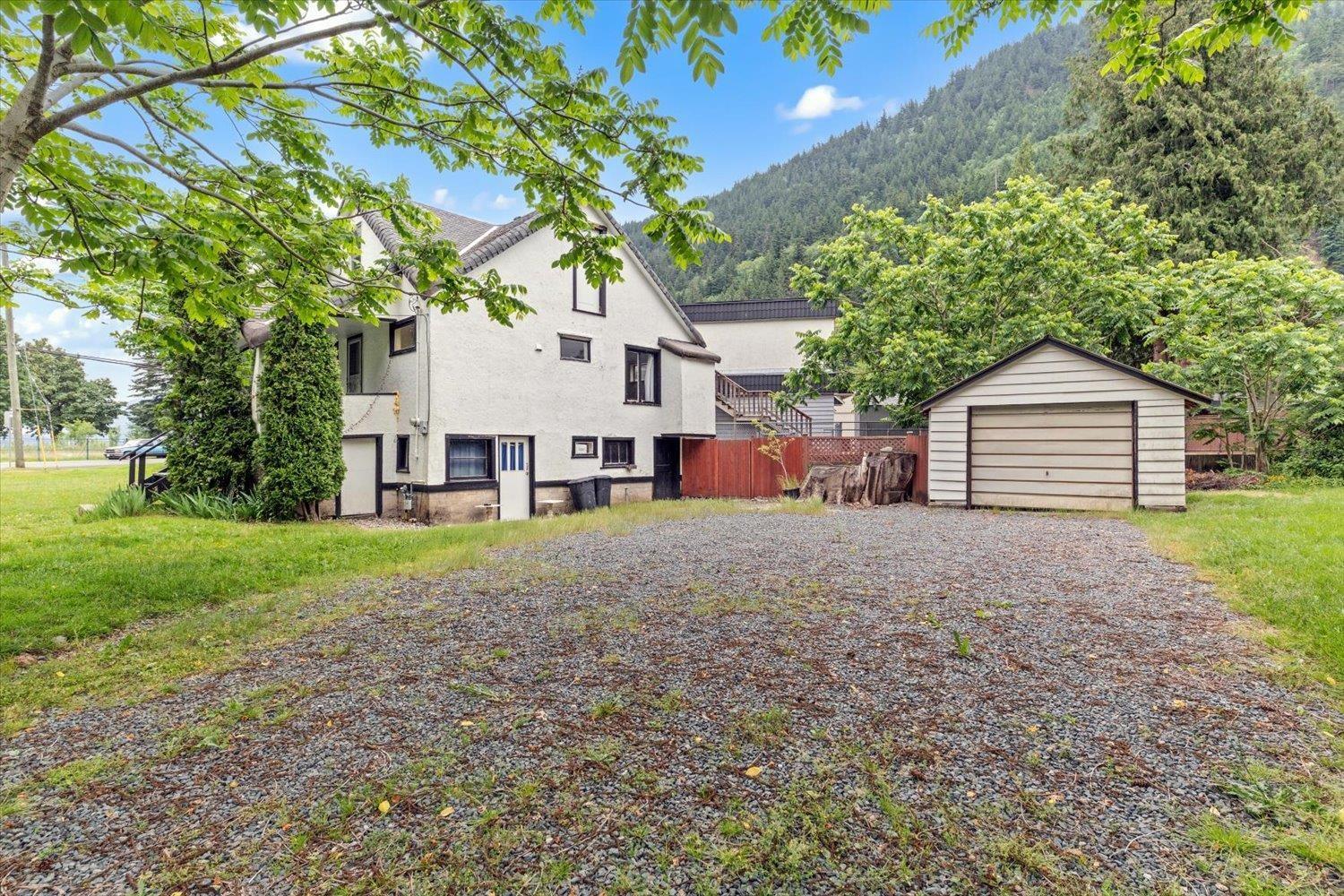 231 SPRUCE STREET|Harrison Hot Springs, Harrison Hot Springs, British Columbia