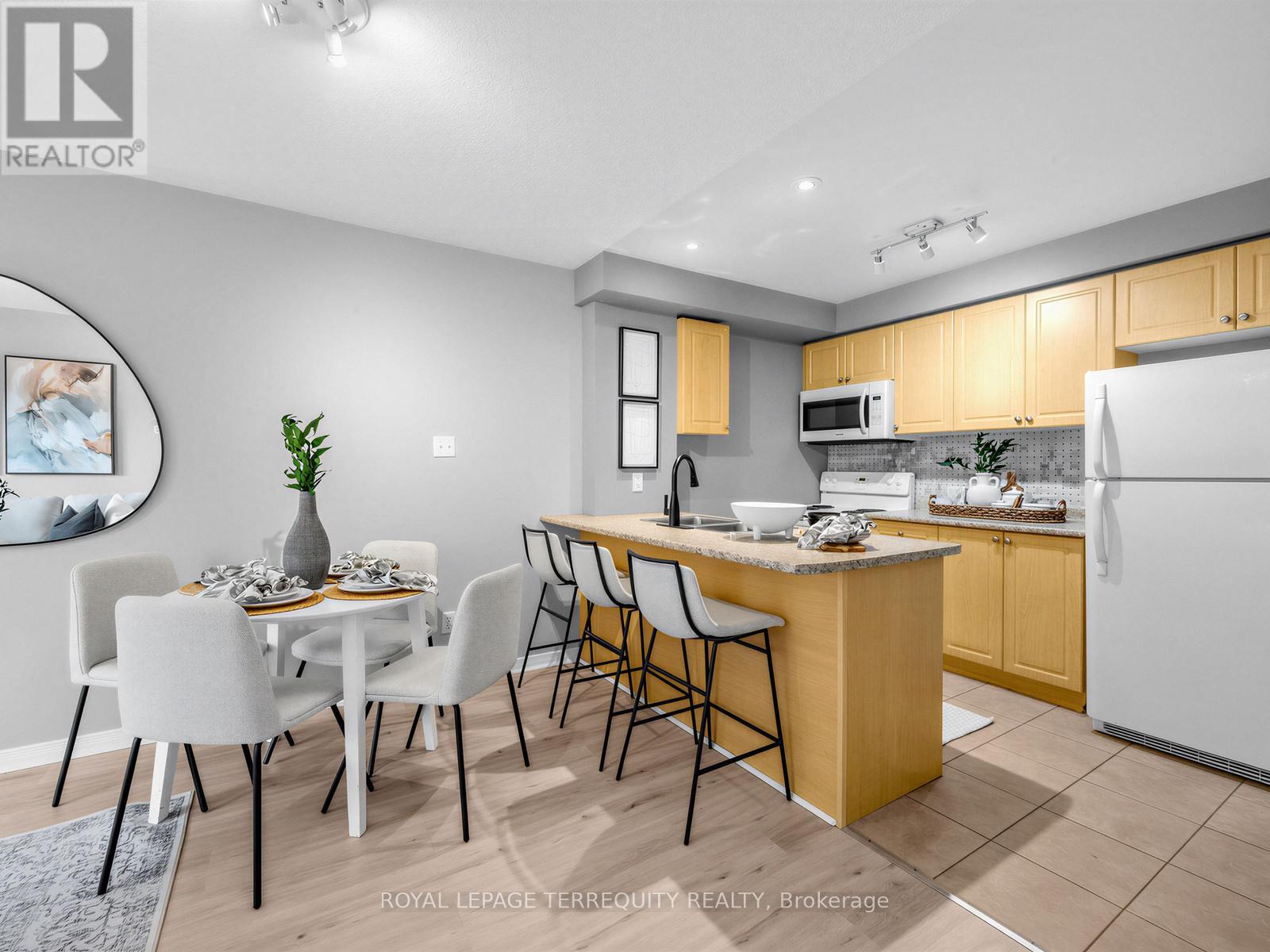 102 - 124 Aspen Springs Drive, Clarington, Ontario  L1C 0G8 - Photo 7 - E13094362