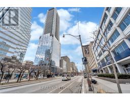 3902 - 488 UNIVERSITY AVENUE, Toronto, Ontario