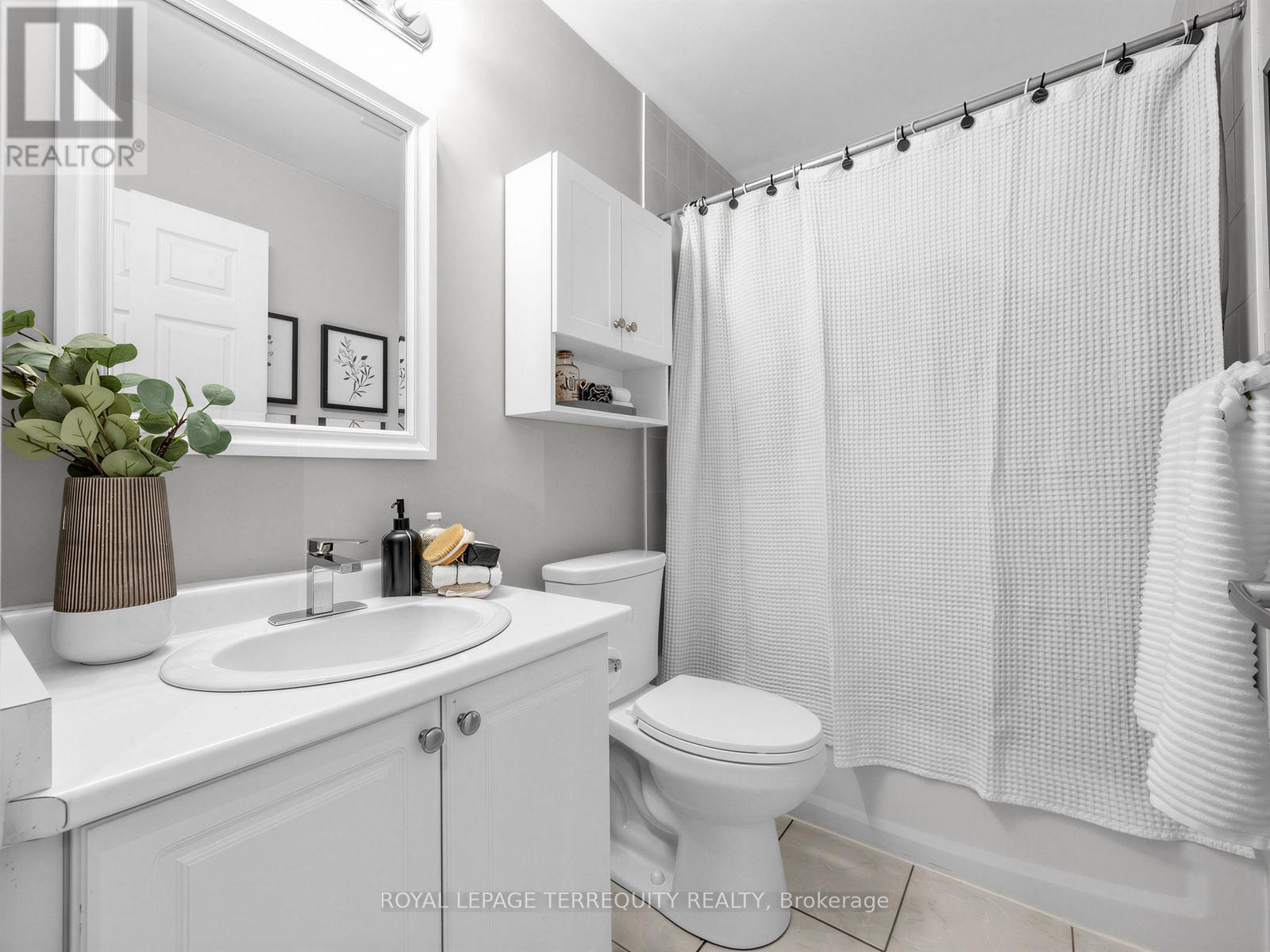102 - 124 Aspen Springs Drive, Clarington, Ontario  L1C 0G8 - Photo 13 - E13094362