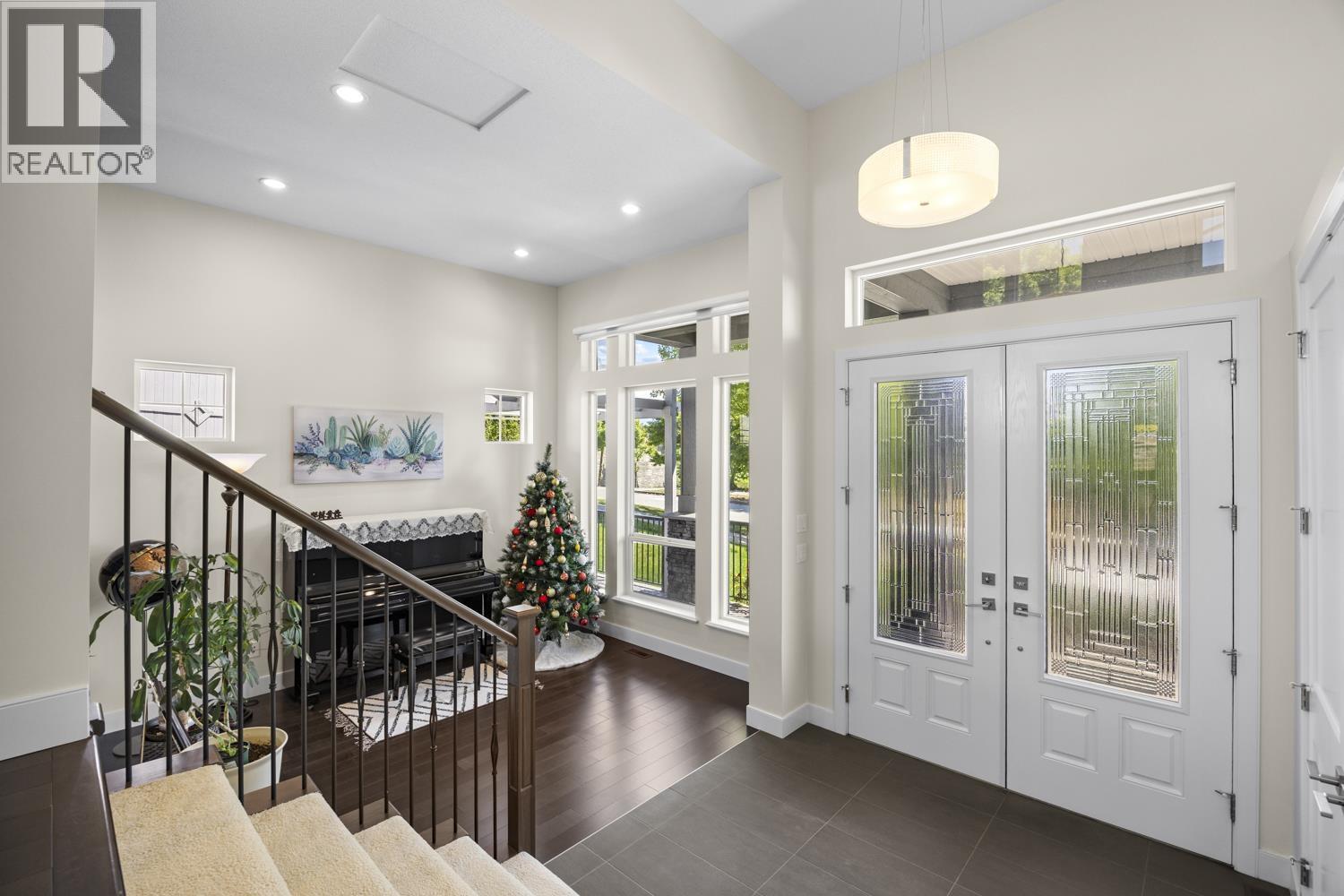 1442 Strawline Hill Street, Coquitlam, British Columbia  V3E 0L6 - Photo 4 - R3128320
