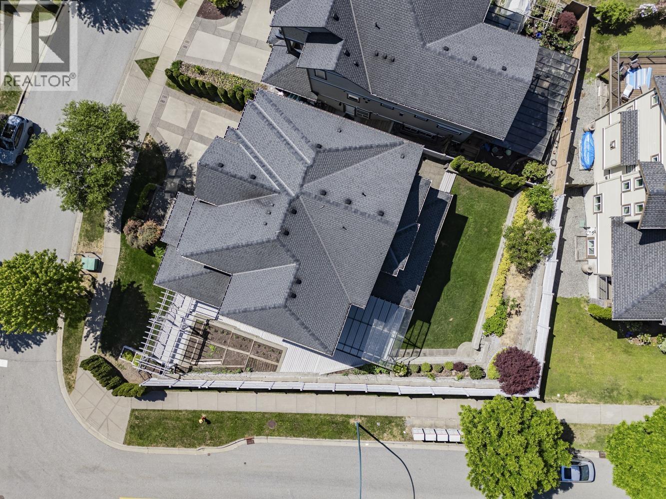 1442 Strawline Hill Street, Coquitlam, British Columbia  V3E 0L6 - Photo 3 - R3128320
