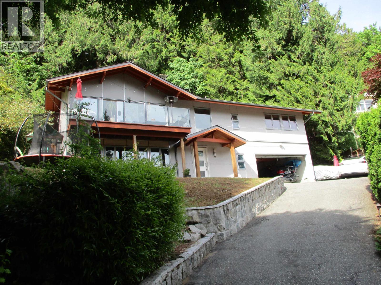 3907 Bayridge Place, West Vancouver, British Columbia  V7V 3K2 - Photo 3 - R3128024
