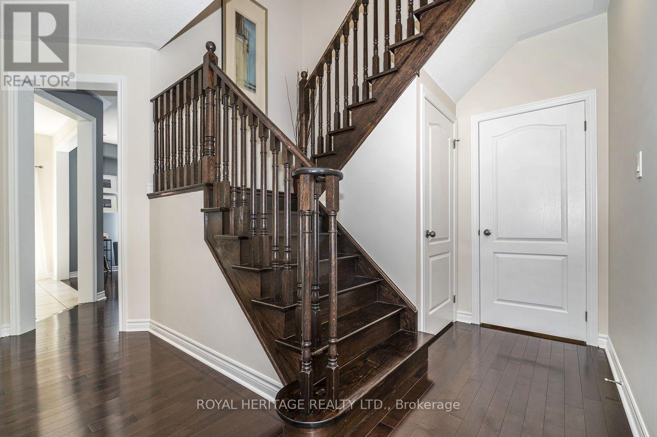 64 Florence Drive, Whitby, Ontario  L1R 0K3 - Photo 8 - E13178792
