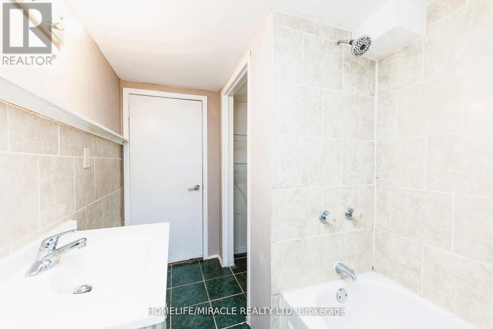 Bsmt - 1251 Warden Avenue, Toronto, Ontario  M1R 2R4 - Photo 13 - E13179000