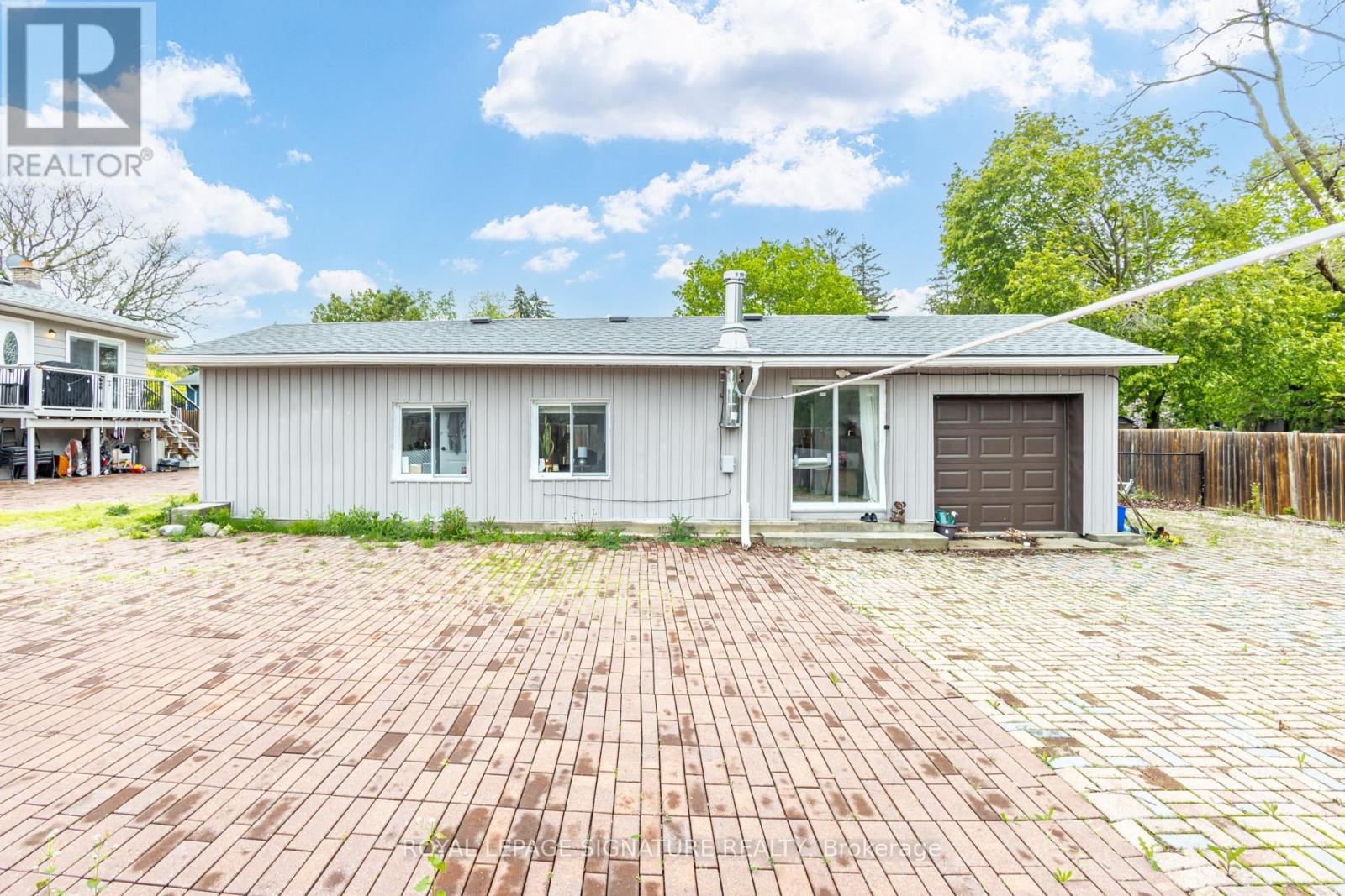 Coach - 235 Cedar Crescent, Barrie, Ontario  L4N 4A6 - Photo 4 - S13178772