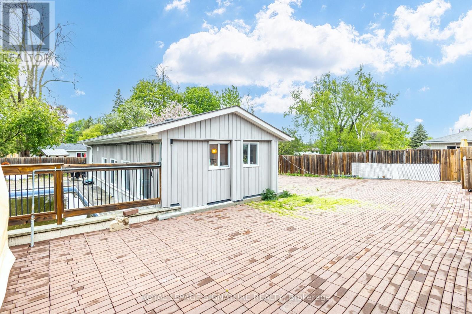Coach - 235 Cedar Crescent, Barrie, Ontario  L4N 4A6 - Photo 5 - S13178772