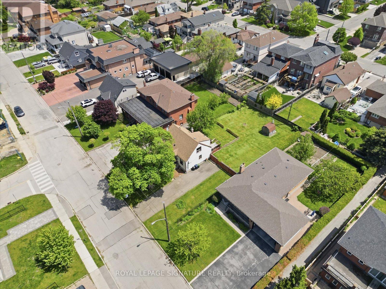 95 GLEN LONG AVENUE, Toronto, Ontario