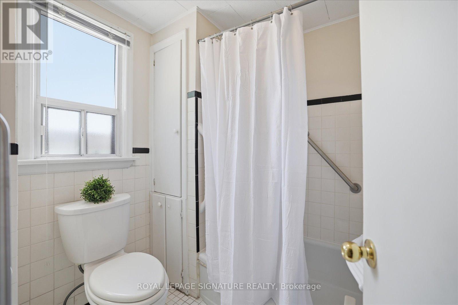 95 Glen Long Avenue, Toronto, Ontario  M6B 2M4 - Photo 17 - W13178734