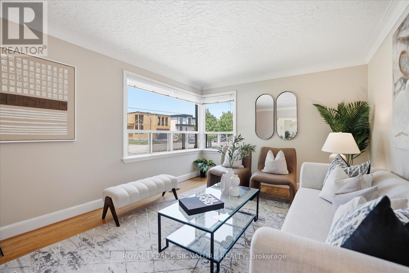 95 Glen Long Avenue, Toronto, Ontario  M6B 2M4 - Photo 8 - W13178734