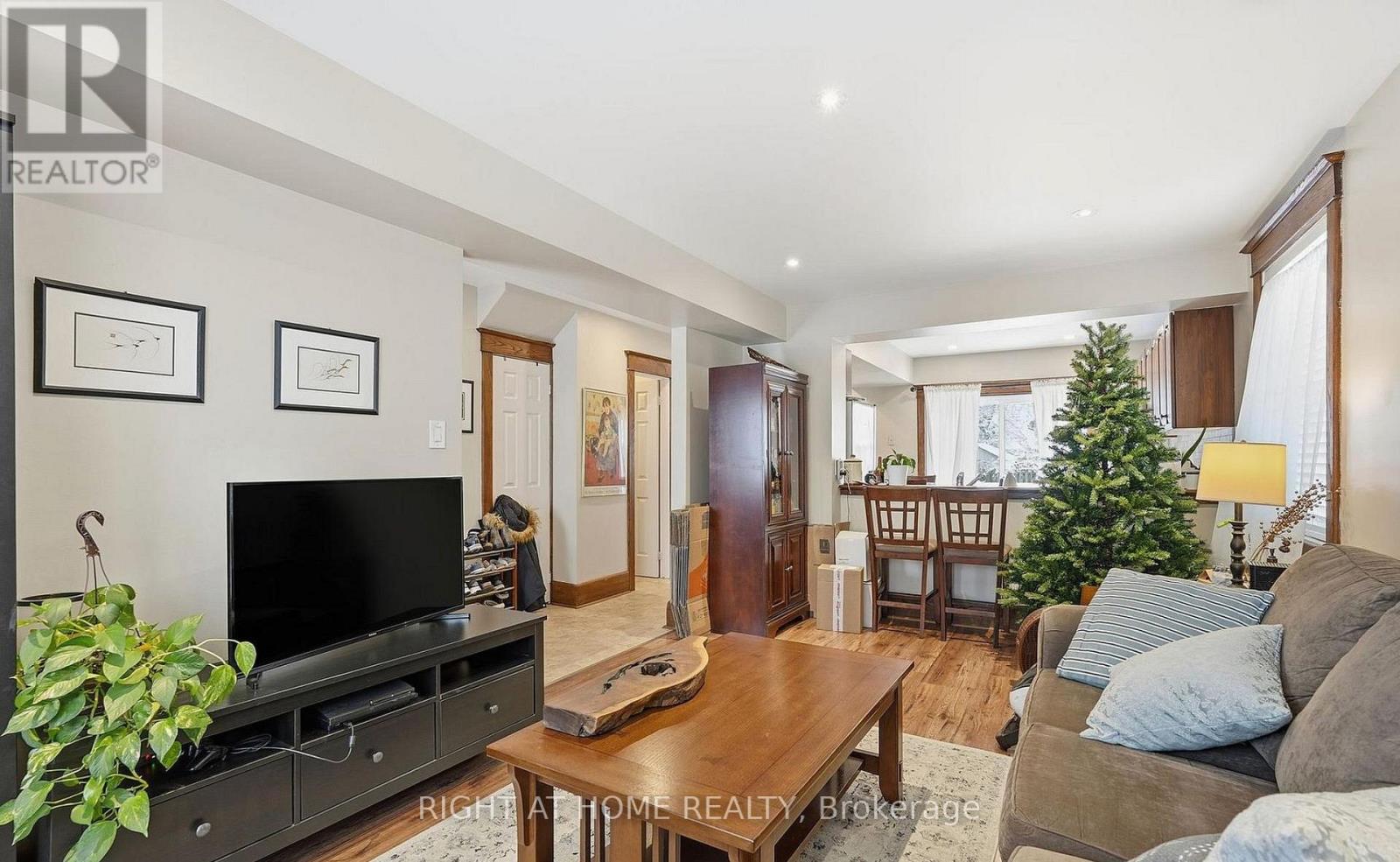 Upper - 17 Mill Street, Milton, Ontario  L9T 1R7 - Photo 8 - W13179034