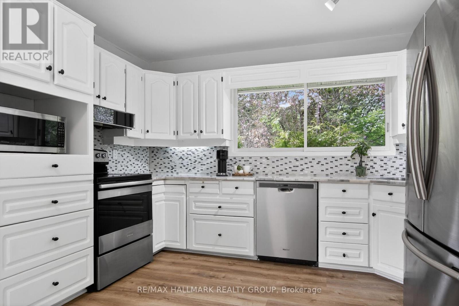 2 Birdstone Avenue, Ottawa, Ontario  K2S 0S2 - Photo 9 - X13178088