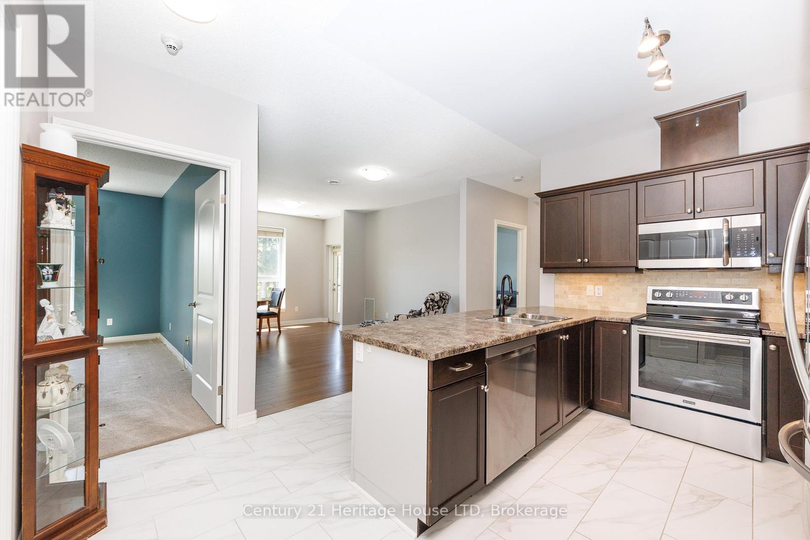 311 - 2799 St. Paul Avenue, Niagara Falls, Ontario  L2J 2L3 - Photo 2 - X13179210