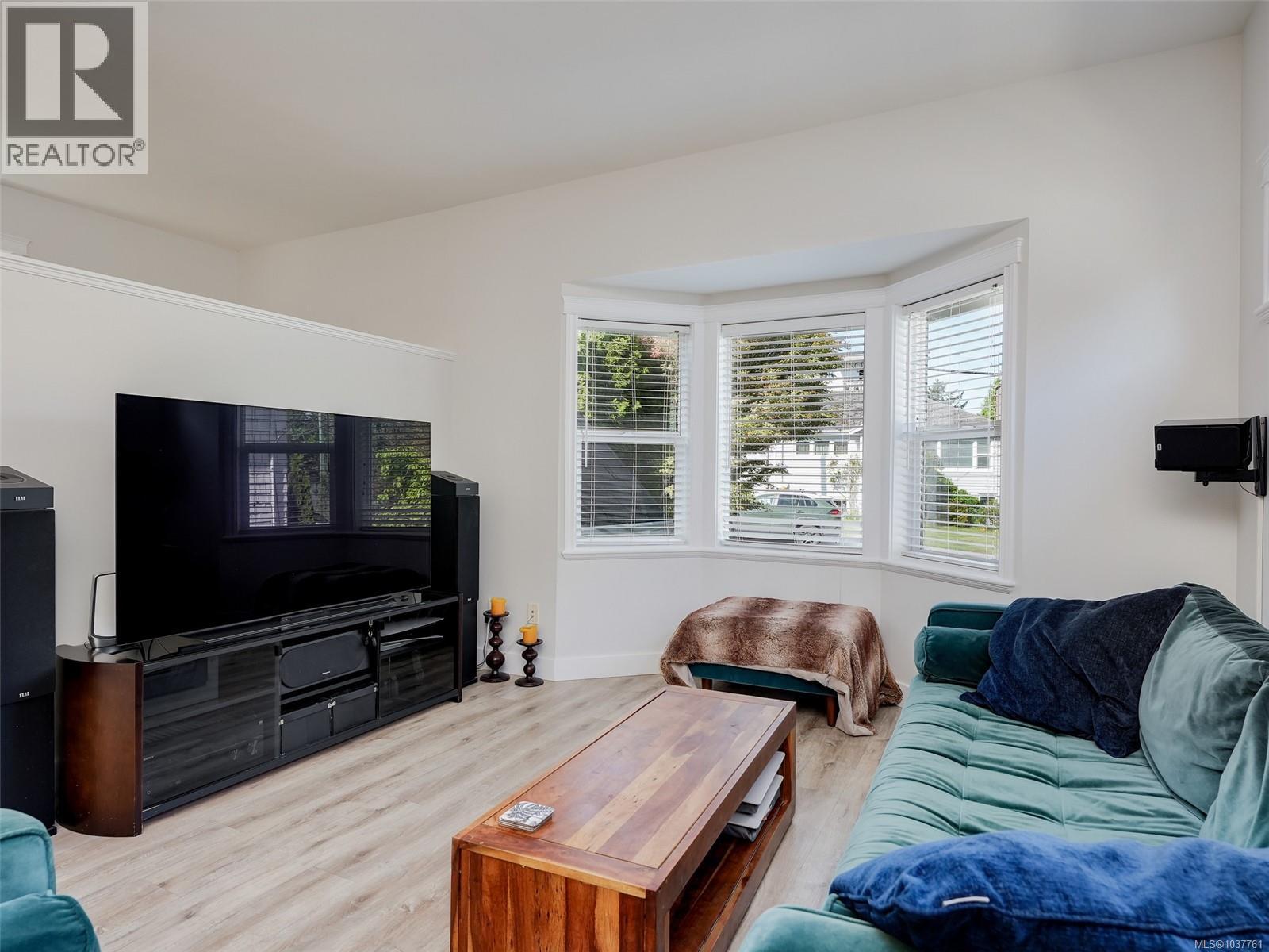 2251 Eastdowne Rd, Oak Bay, British Columbia  V8R 5P5 - Photo 3 - 1037761