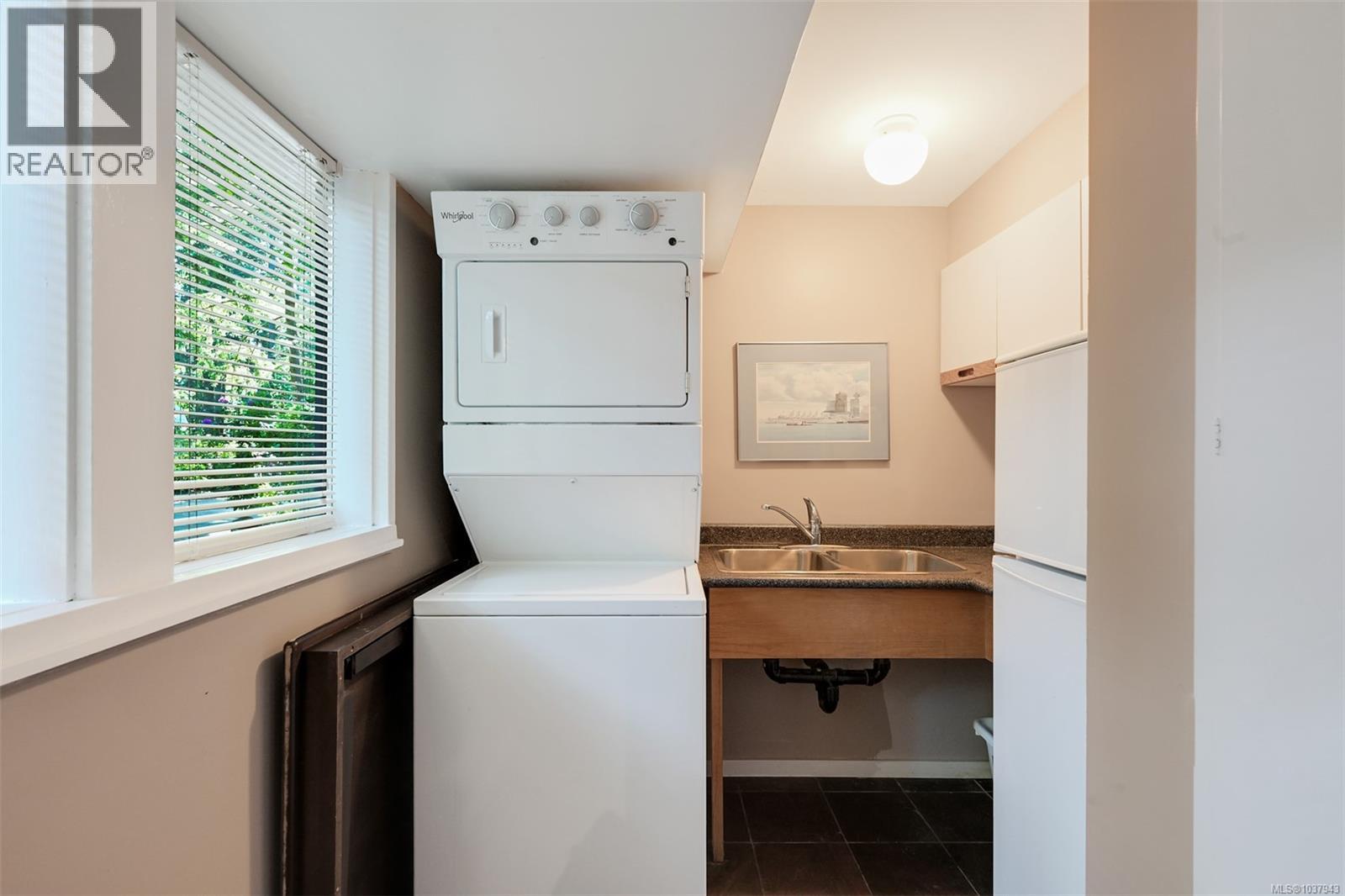 4500 Edgewood Pl, Saanich, British Columbia  V8X 2N7 - Photo 28 - 1037943