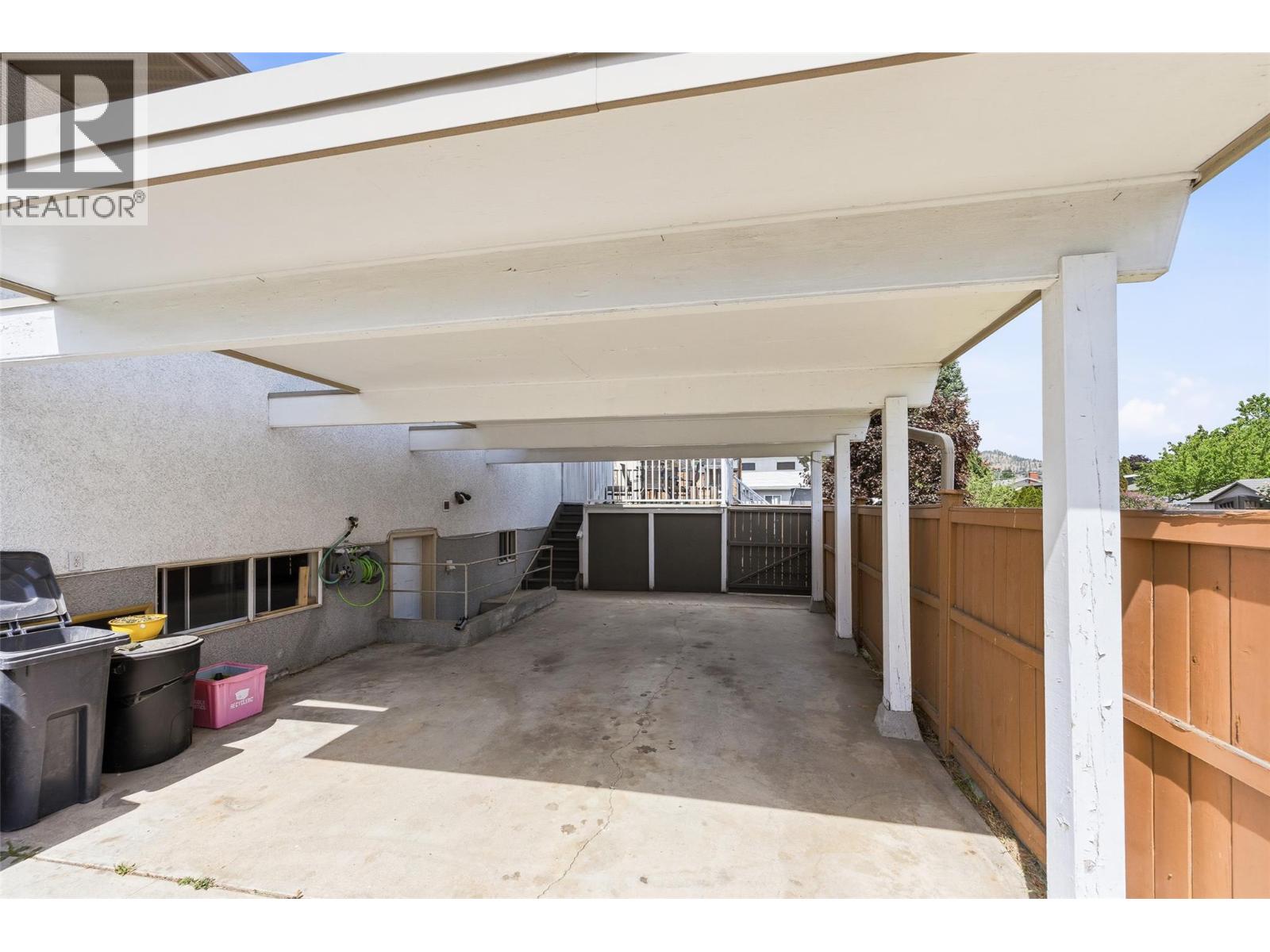 1394 Lombardy Square, Kelowna, British Columbia  V1Y 3S4 - Photo 45 - 10380701