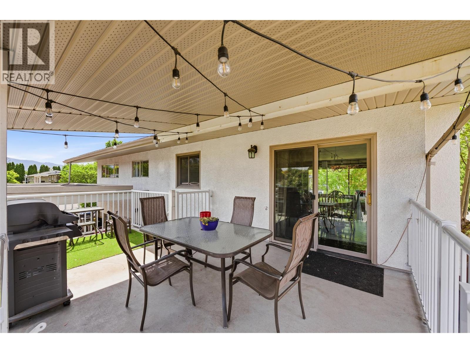 1394 Lombardy Square, Kelowna, British Columbia  V1Y 3S4 - Photo 33 - 10380701