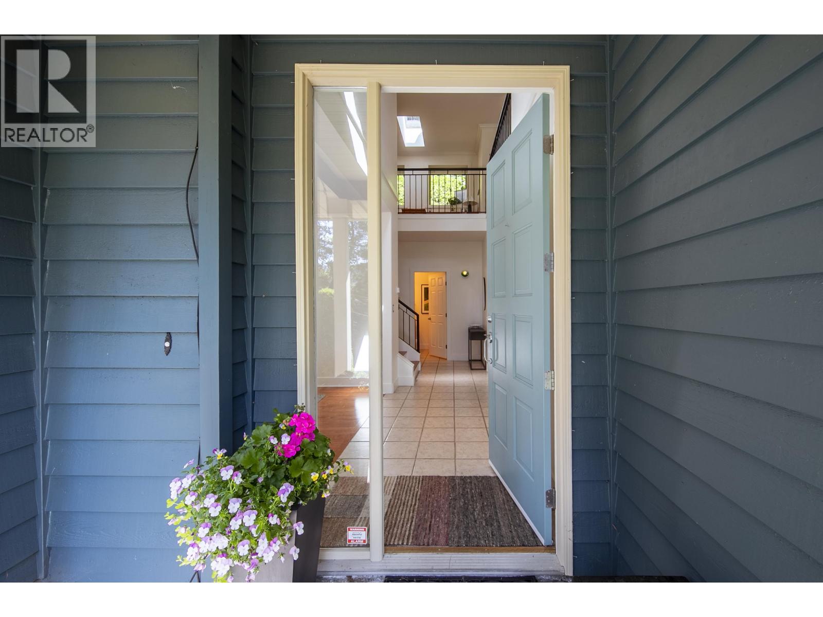 5780 Cranley Drive, West Vancouver, British Columbia  V7W 1S8 - Photo 3 - R3128455