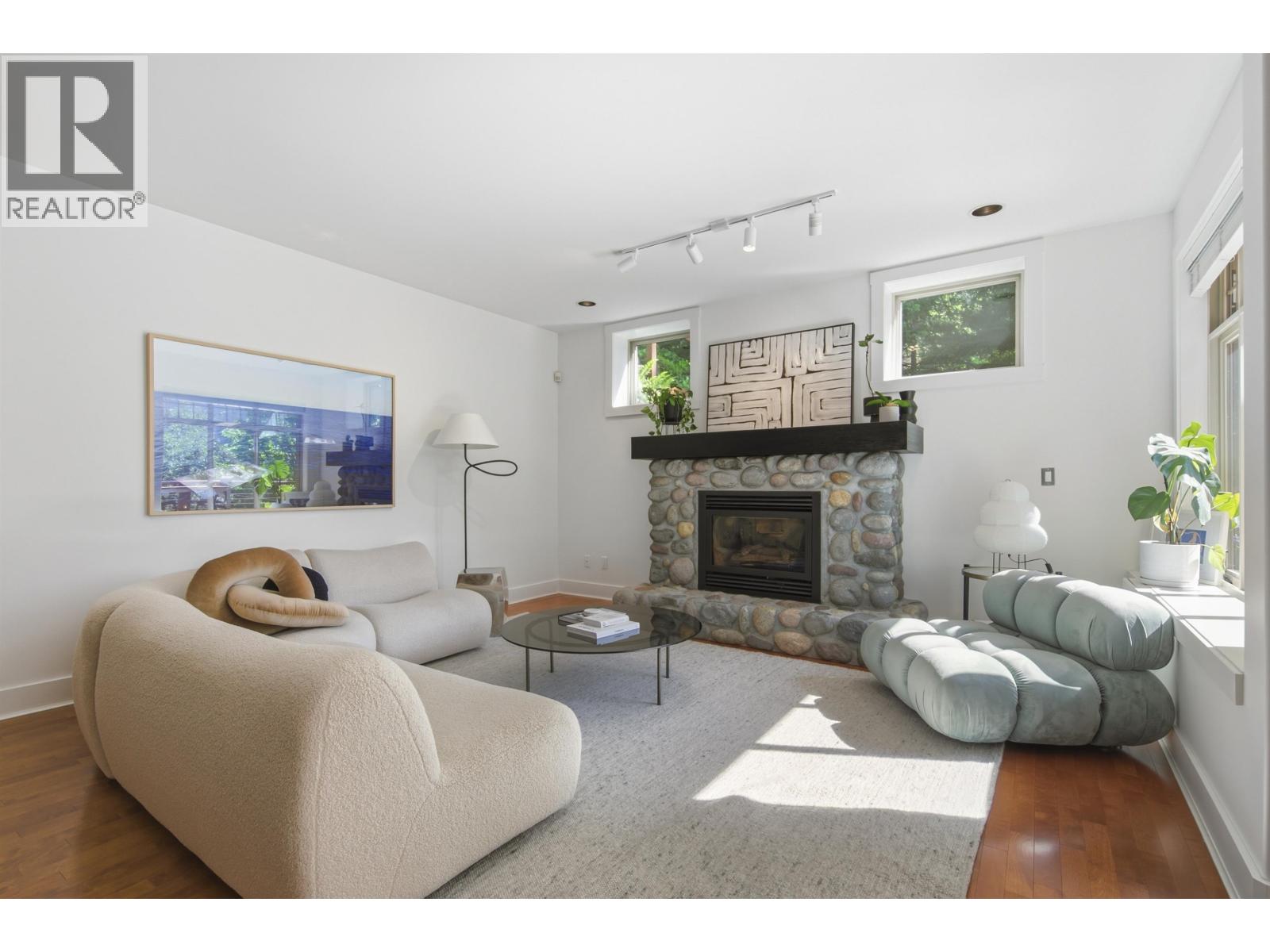 5780 Cranley Drive, West Vancouver, British Columbia  V7W 1S8 - Photo 5 - R3128455
