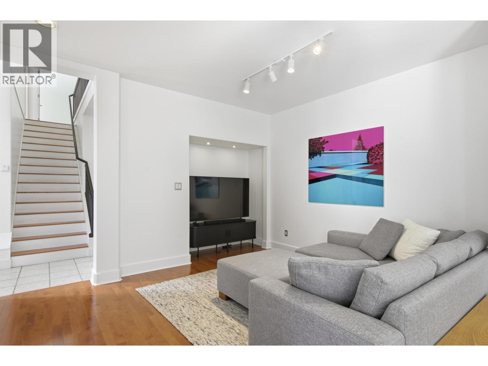 5780 Cranley Drive, West Vancouver, British Columbia  V7W 1S8 - Photo 7 - R3128455