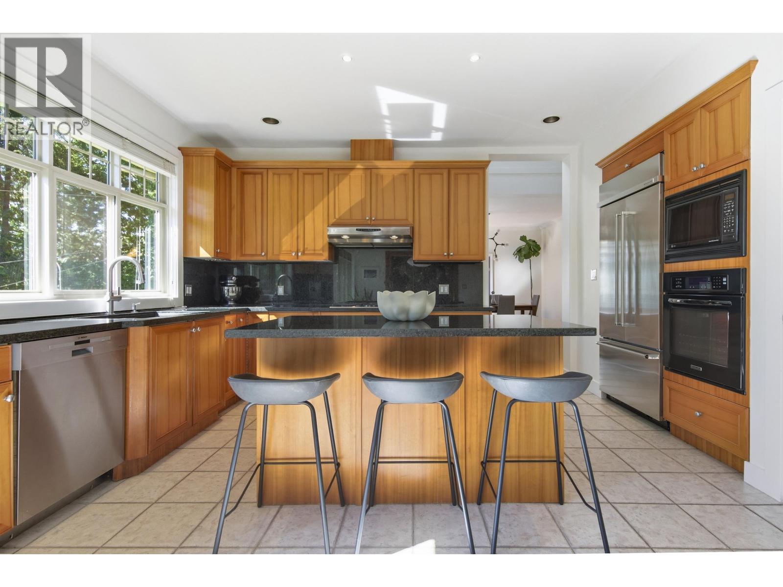 5780 Cranley Drive, West Vancouver, British Columbia  V7W 1S8 - Photo 8 - R3128455