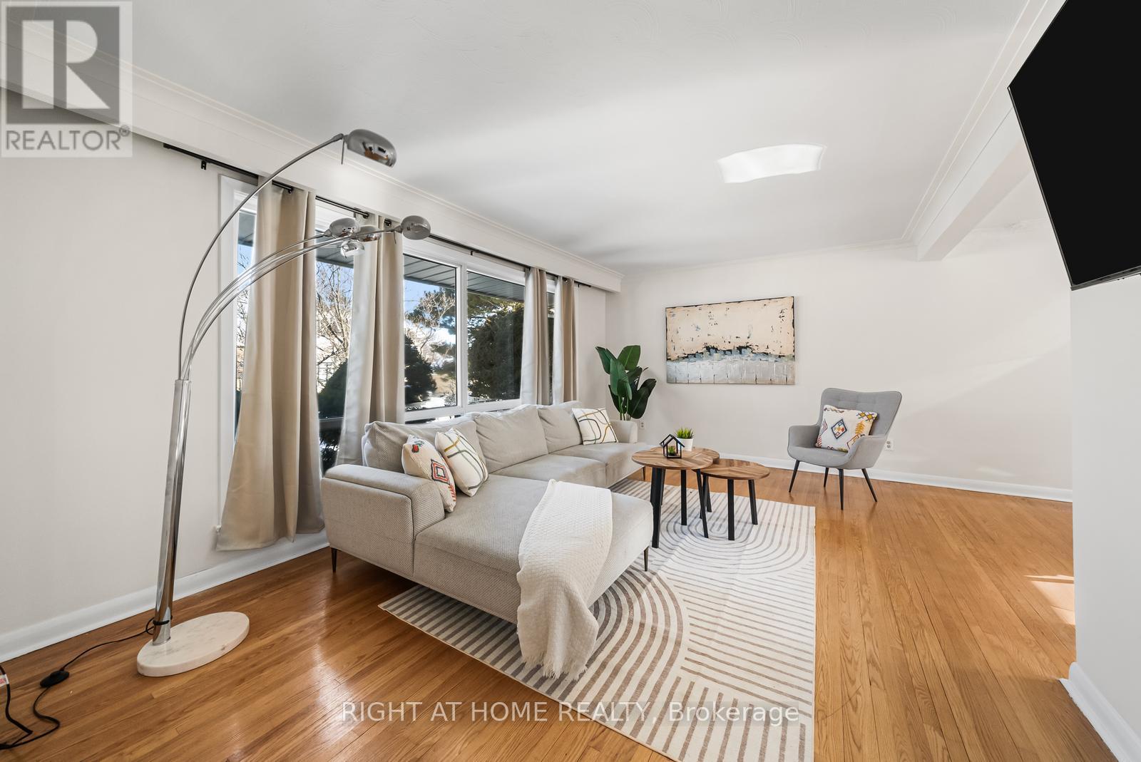 35 Caswell Drive, Toronto, Ontario  M2M 3M2 - Photo 2 - C13179376