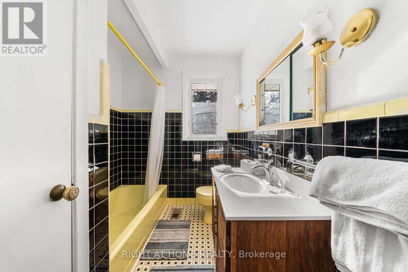 35 Caswell Drive, Toronto, Ontario  M2M 3M2 - Photo 22 - C13179376