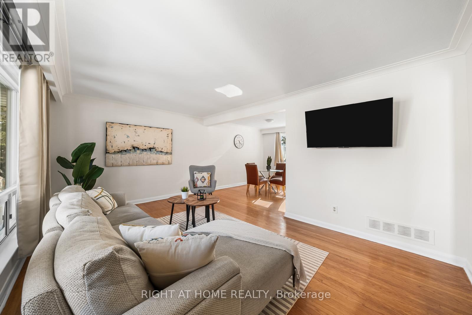 35 Caswell Drive, Toronto, Ontario  M2M 3M2 - Photo 5 - C13179376