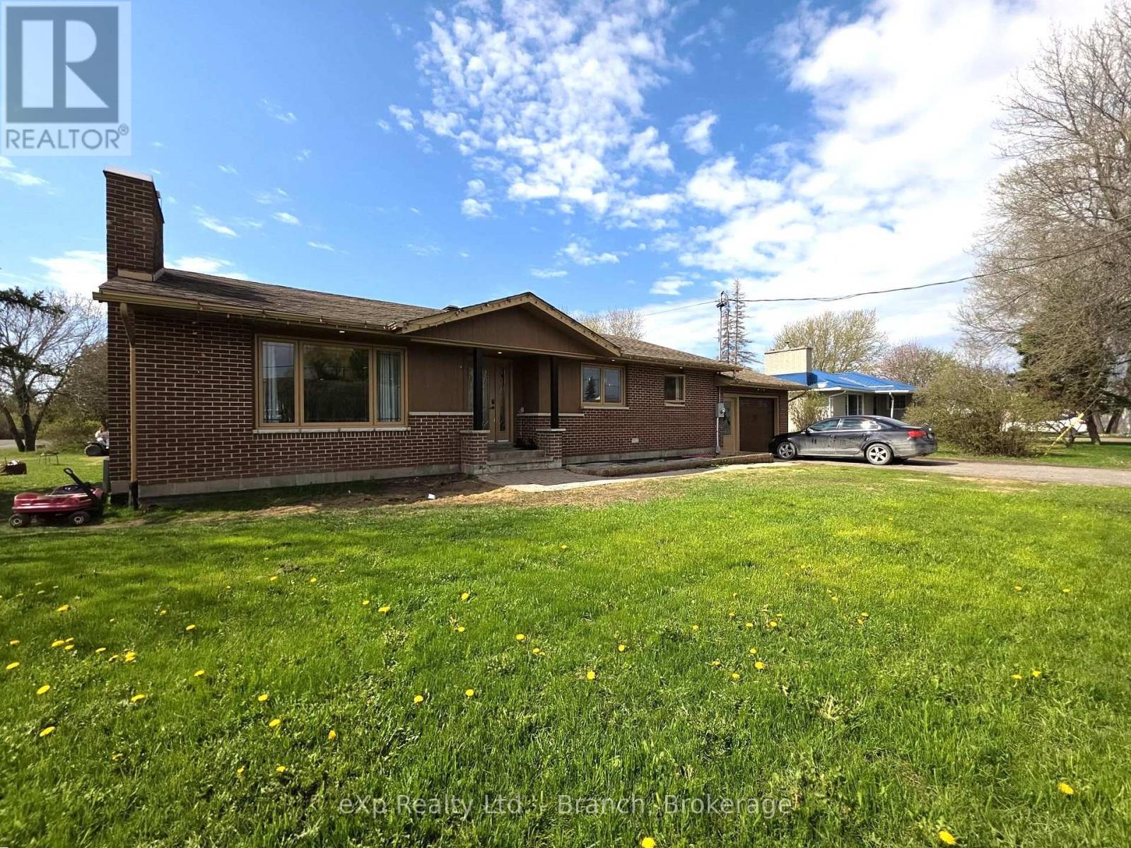 18 MAIN STREET, Armstrong, Ontario