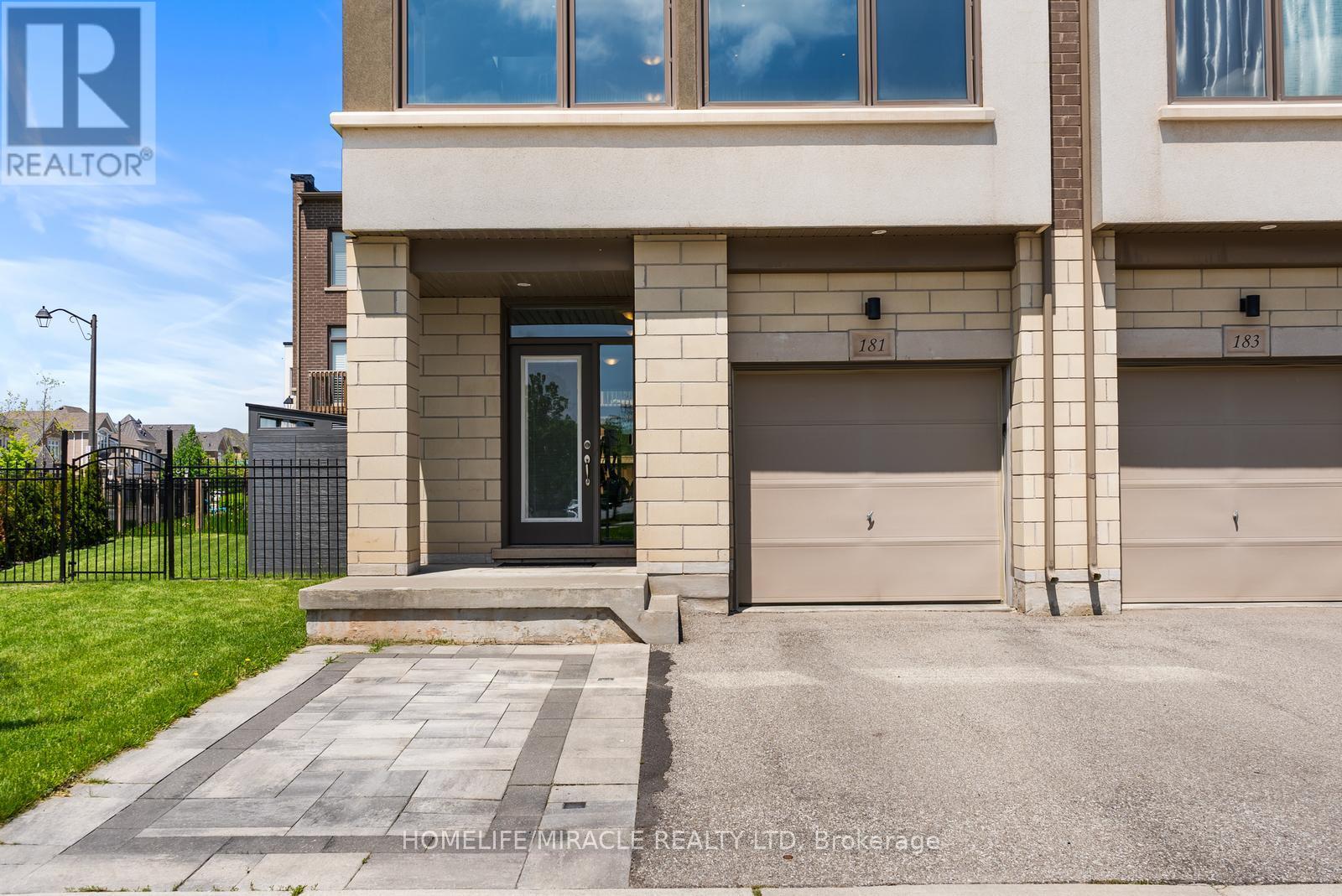 181 Fowley Drive, Oakville, Ontario  L6H 0P2 - Photo 3 - W13179320