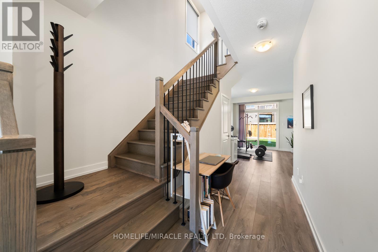181 Fowley Drive, Oakville, Ontario  L6H 0P2 - Photo 4 - W13179320