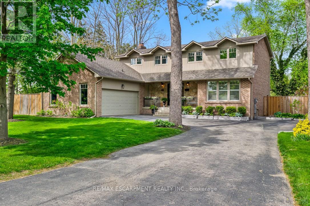 511 CHAMBERLAIN LANE, Oakville, Ontario