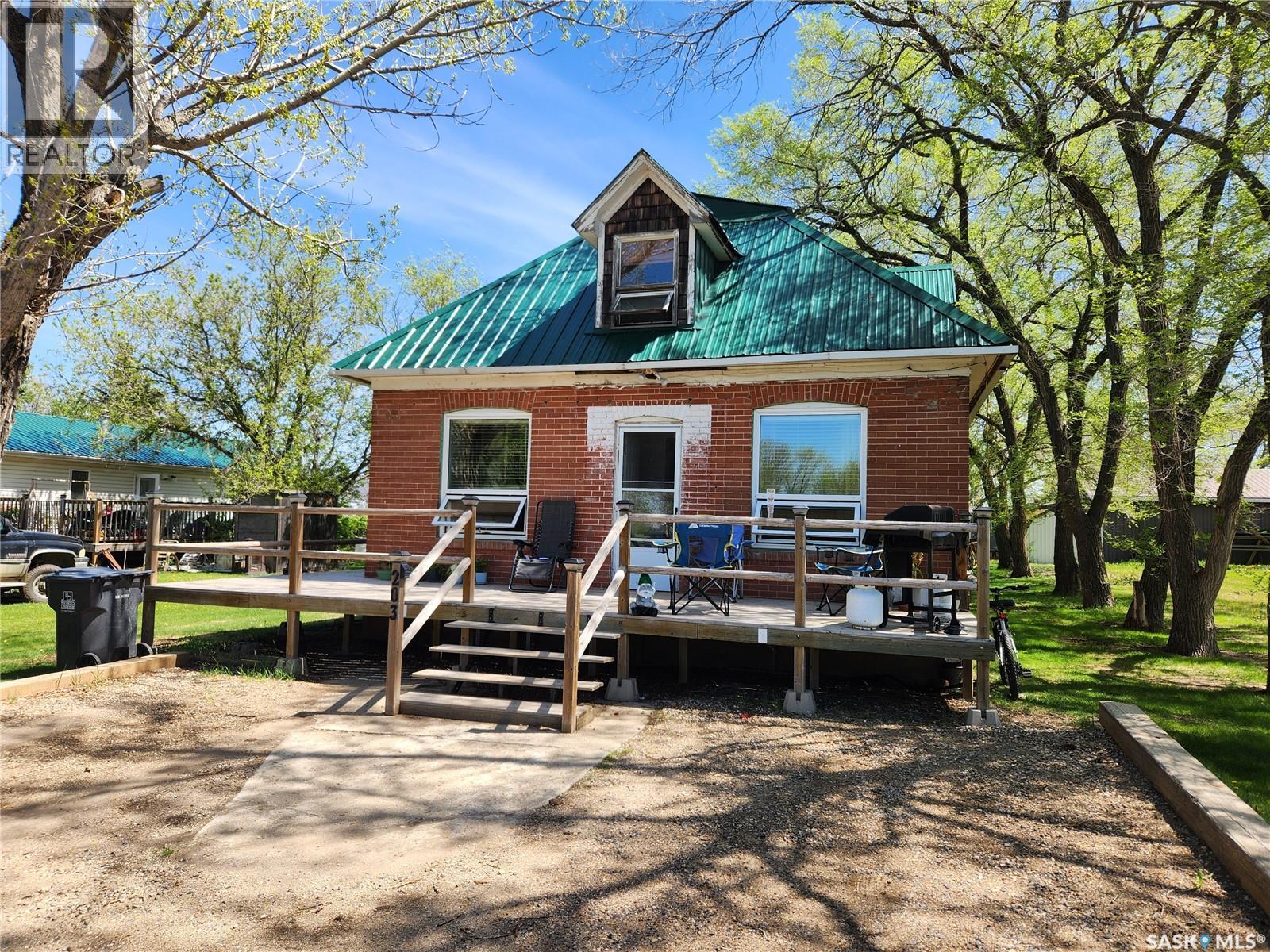 203 Belfast Street, North Portal, Saskatchewan  S0C 1W0 - Photo 1 - SK037162