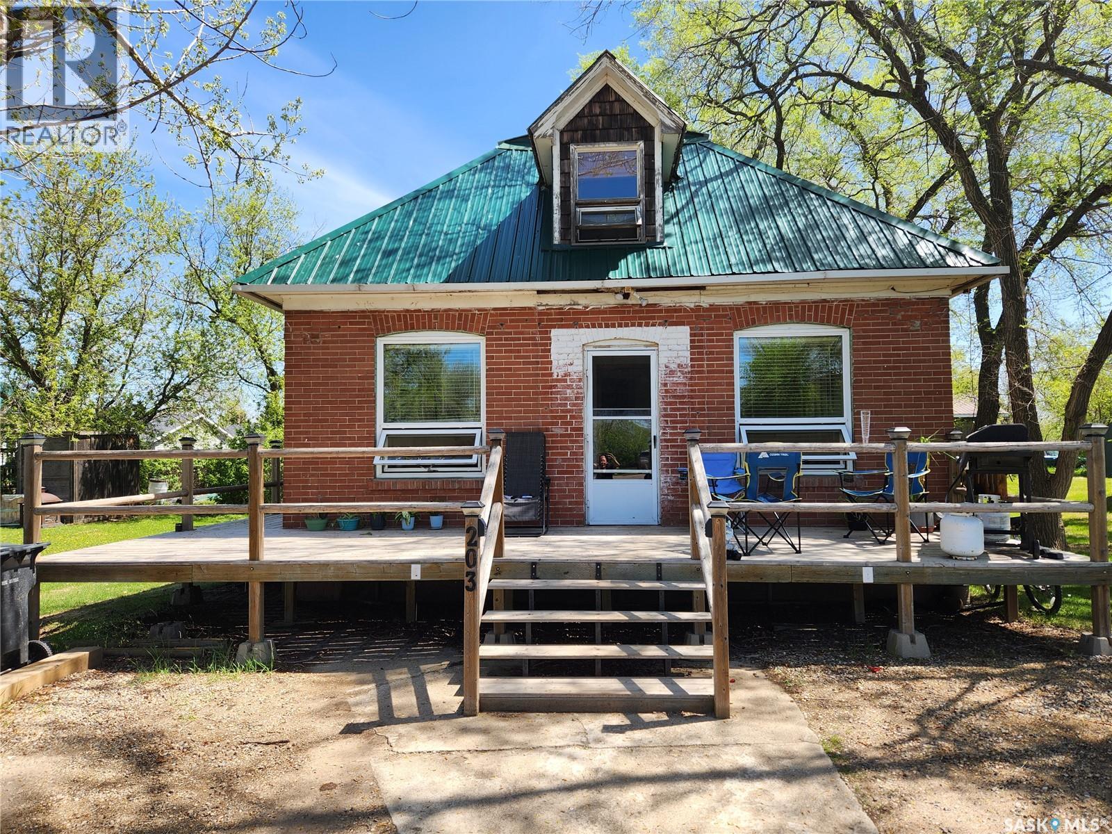 203 Belfast Street, North Portal, Saskatchewan  S0C 1W0 - Photo 2 - SK037162