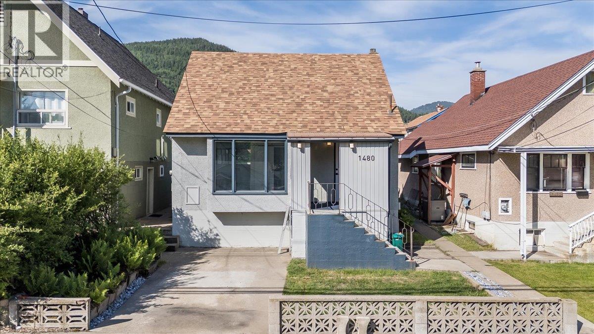 1480 Third Avenue, Trail, British Columbia  V1R 1P6 - Photo 1 - 10389049