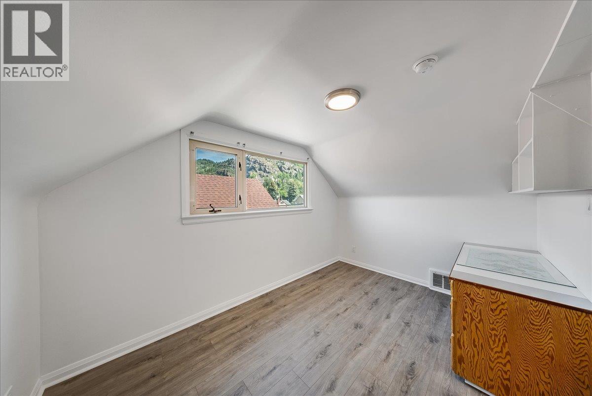 1480 Third Avenue, Trail, British Columbia  V1R 1P6 - Photo 17 - 10389049