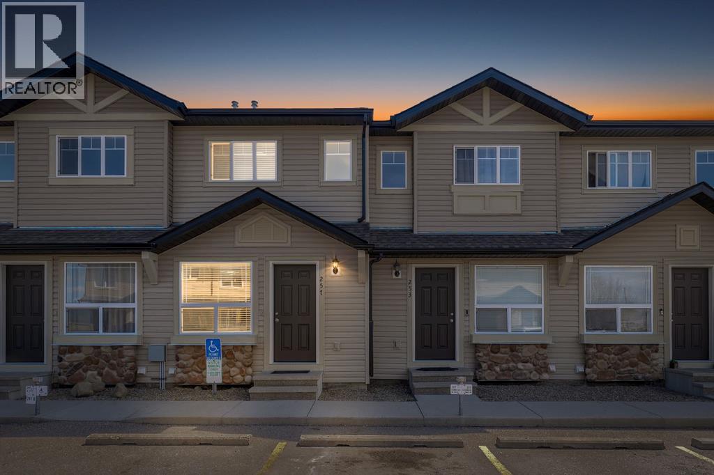 257 Saddlebrook Point NE, Calgary, Alberta  T3J 0G4 - Photo 2 - A2309132