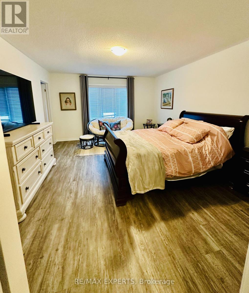 1541 Wheatcroft Drive, Oshawa, Ontario  L1L 0W5 - Photo 14 - E13179560