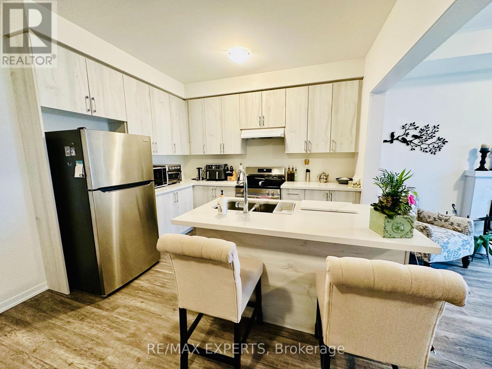 1541 Wheatcroft Drive, Oshawa, Ontario  L1L 0W5 - Photo 6 - E13179560