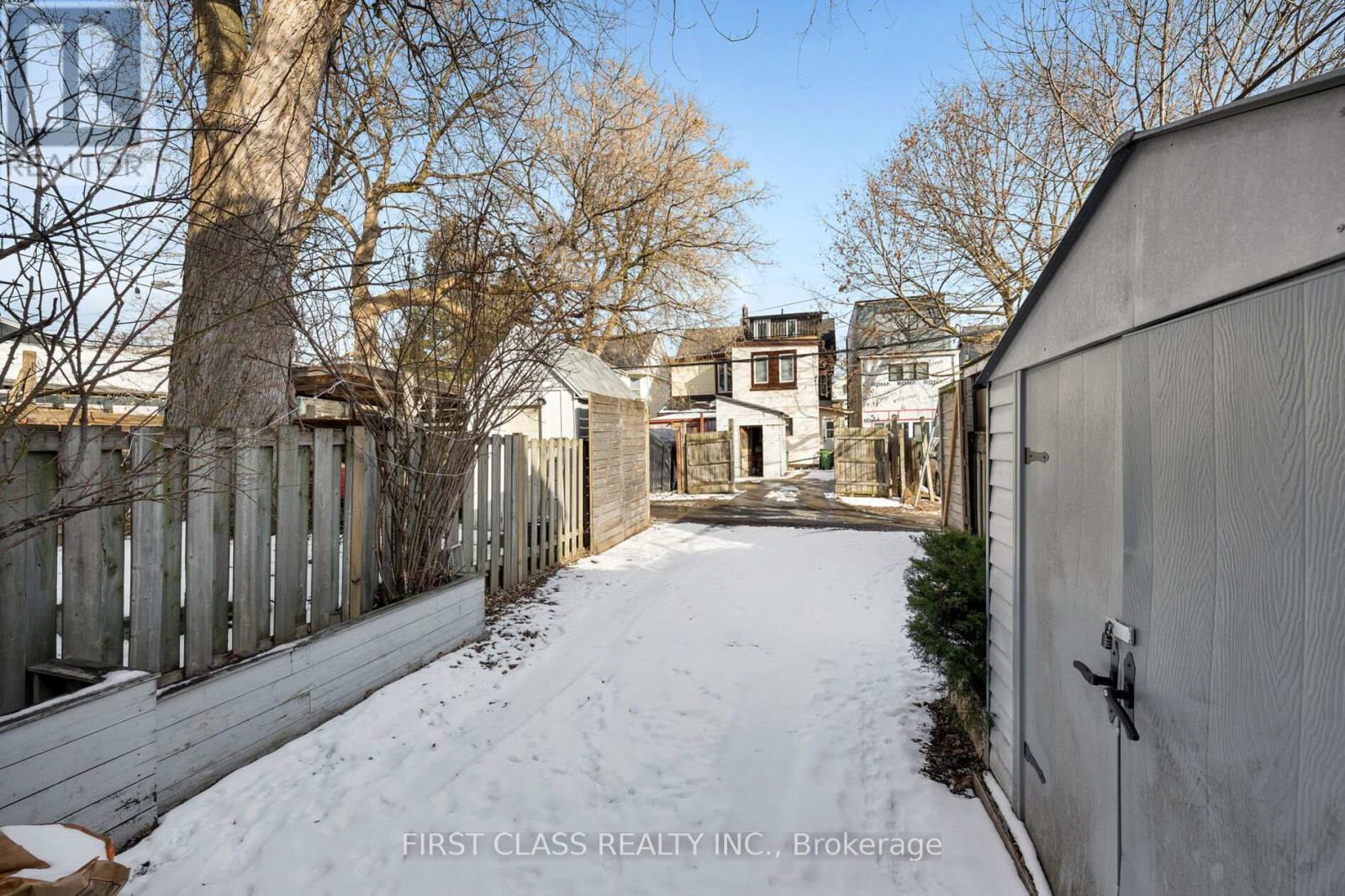 121 Galt Avenue, Toronto, Ontario  M4M 2Z4 - Photo 19 - E13179728